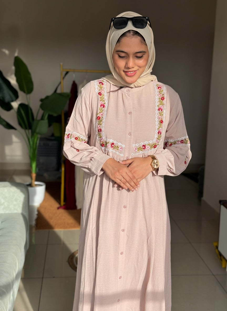 HIFI Kuthiravattam gown