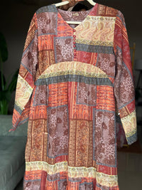 Paisley maroon