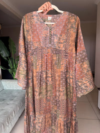 Paisley brown