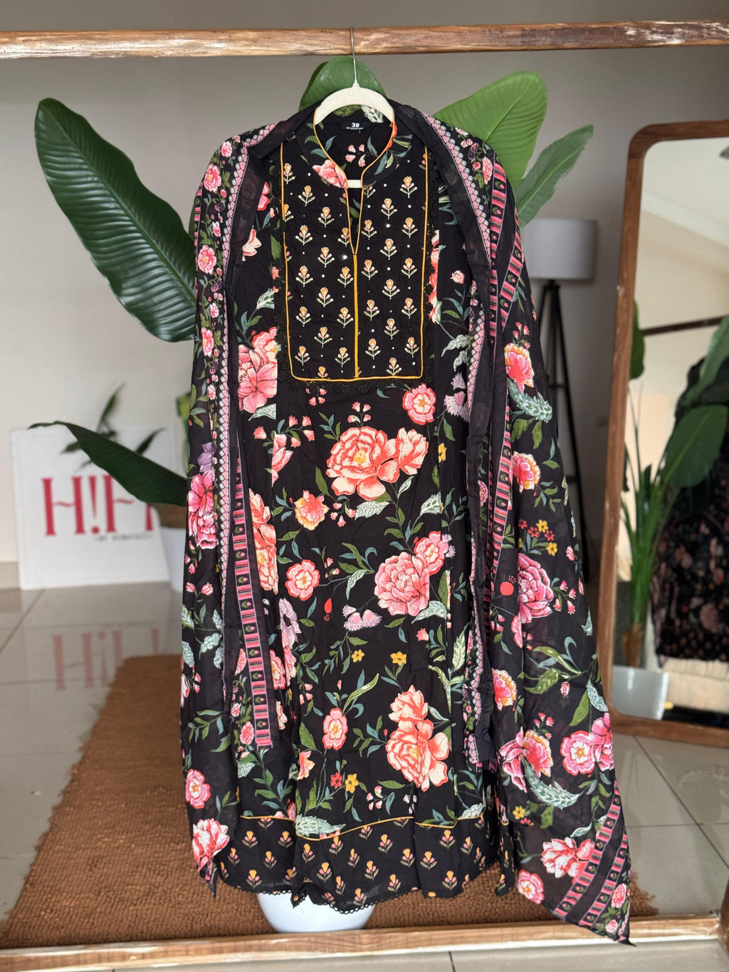 PE26 Black rose cotton