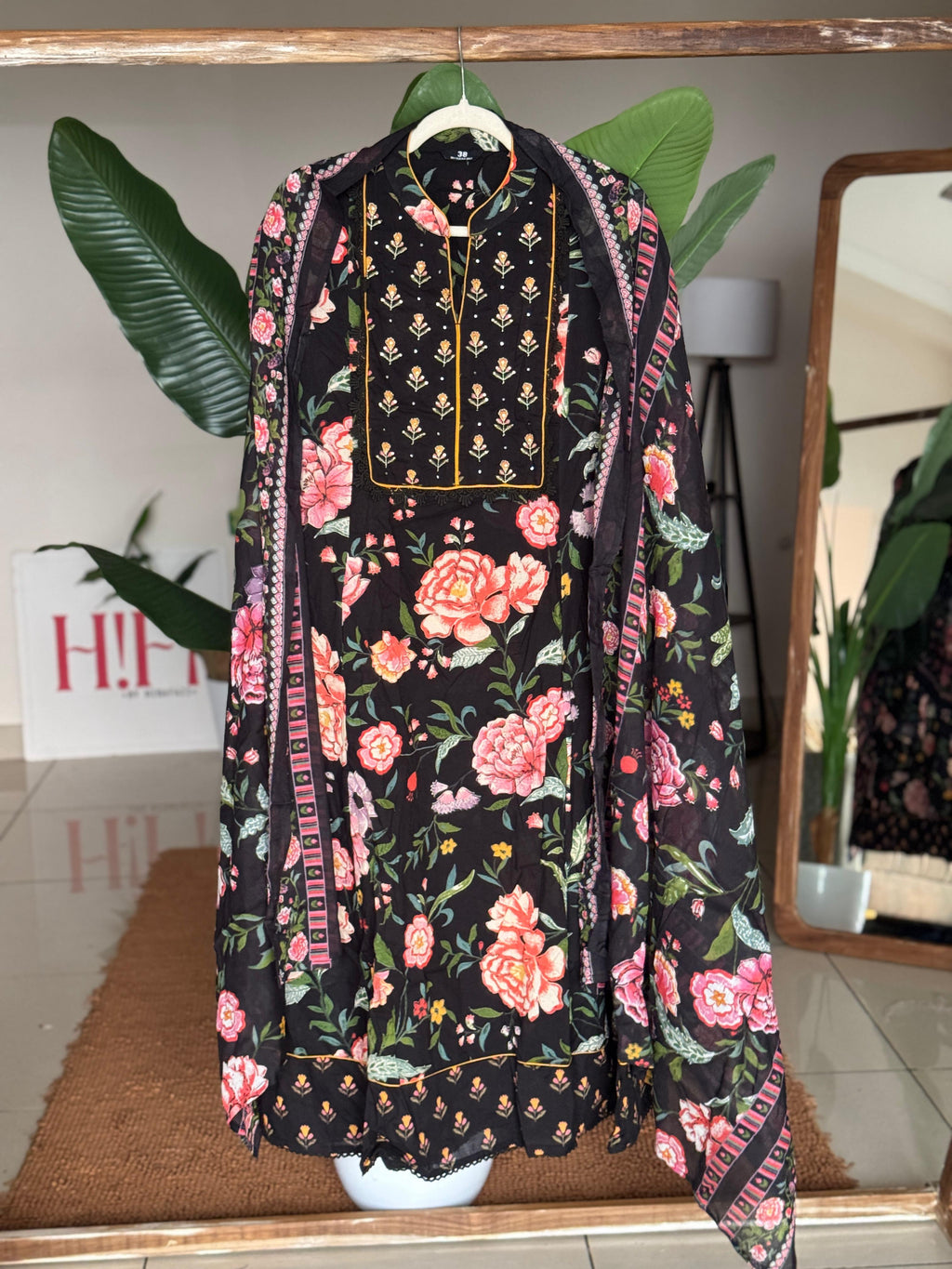 PE26 Black rose cotton