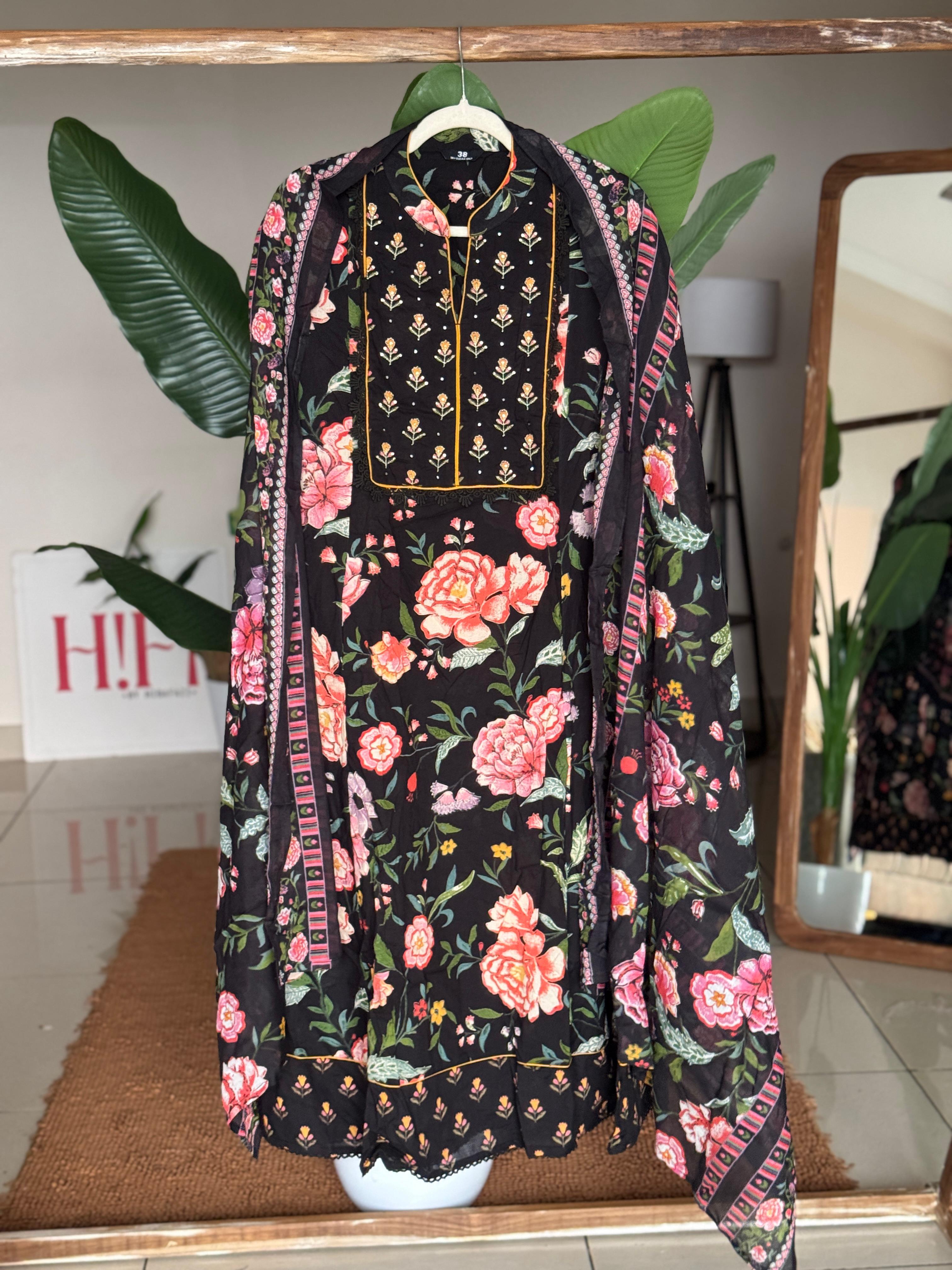 PE26 Black rose cotton