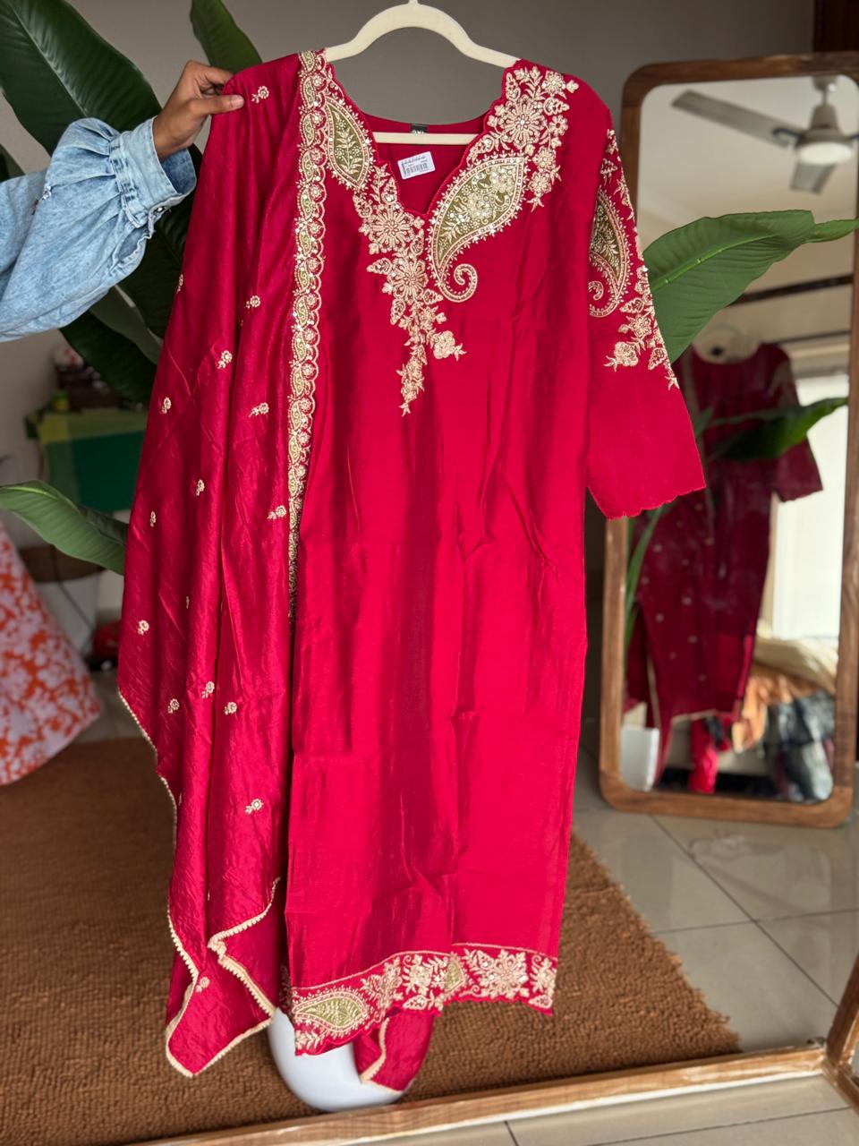 PE26 Bright red mul chanderi