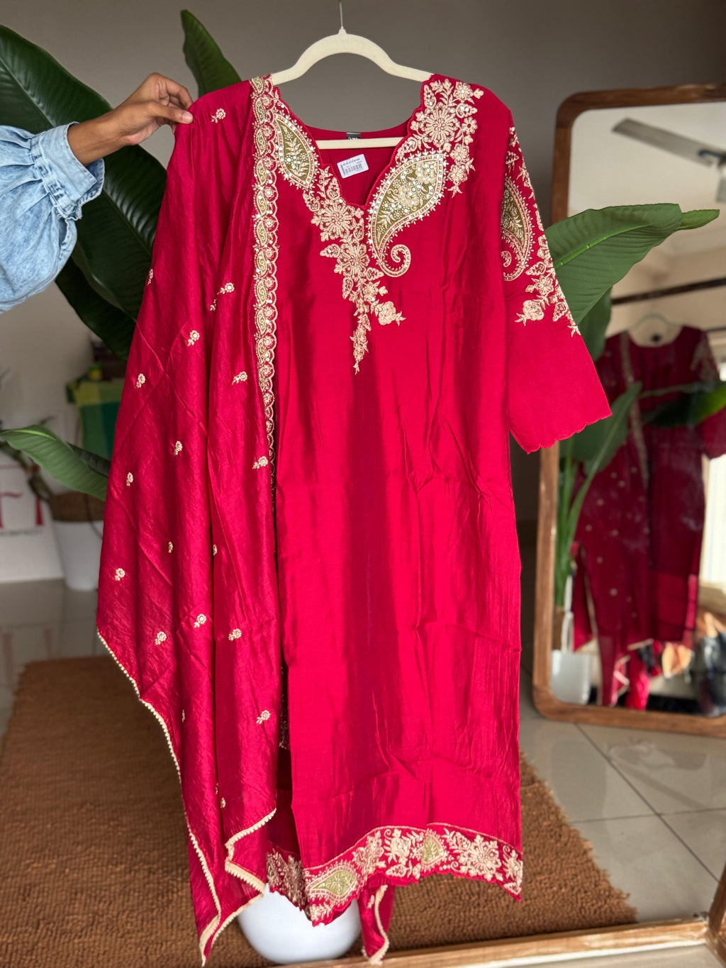 PE26 Bright red mul chanderi