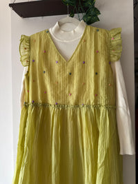 Pastel yellow