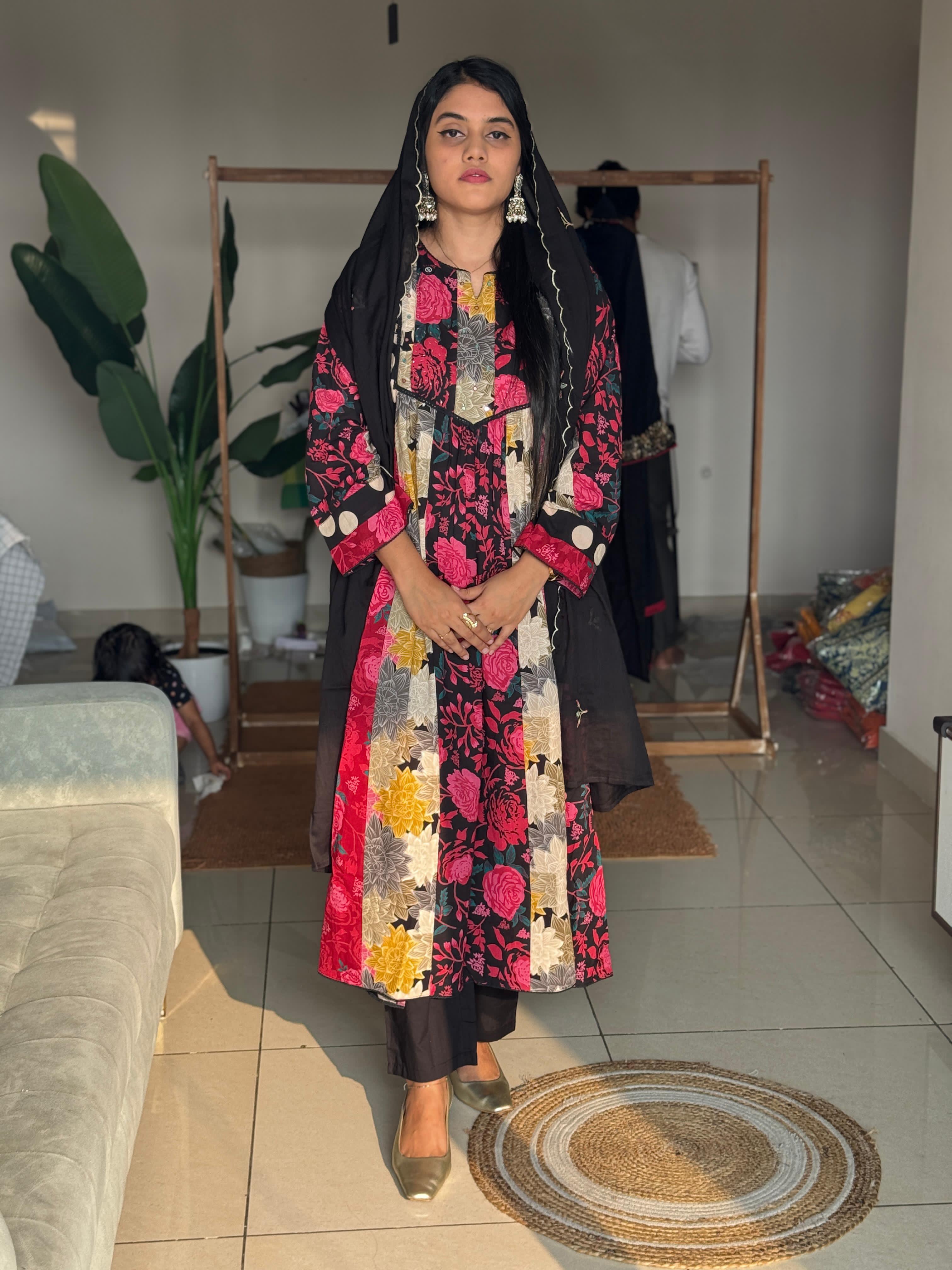 Hifi black pinky world