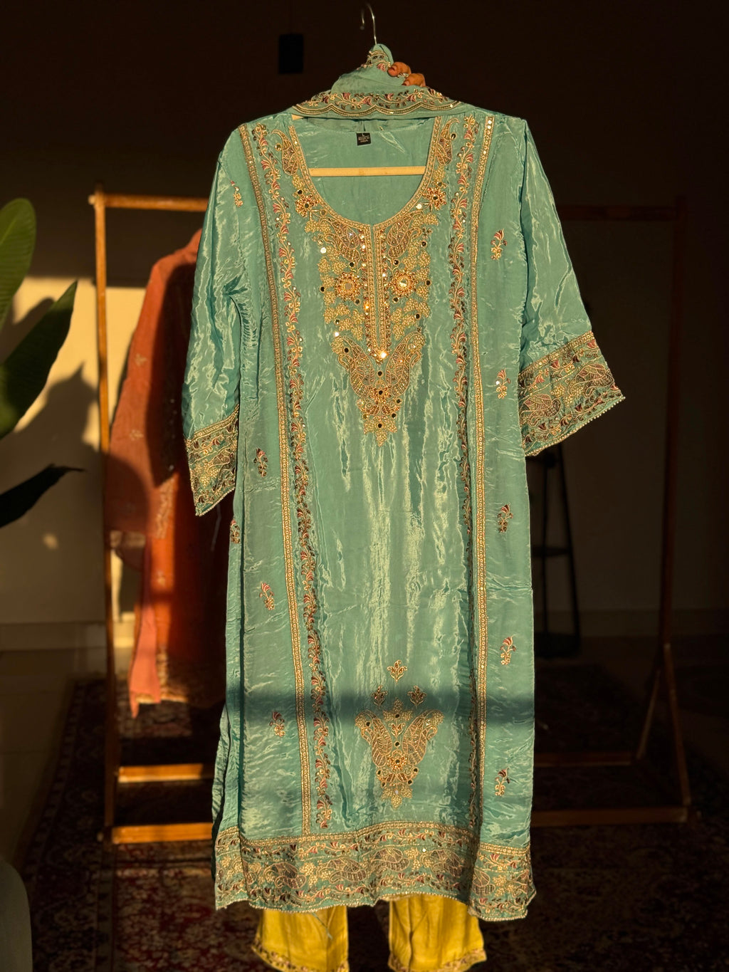 Hifi Aura Pakisthani Suit