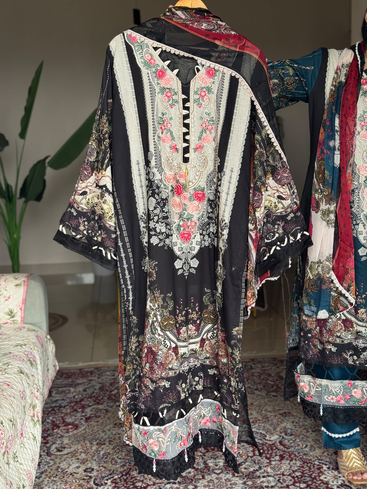 Hifi Stunner Pakistani Suit