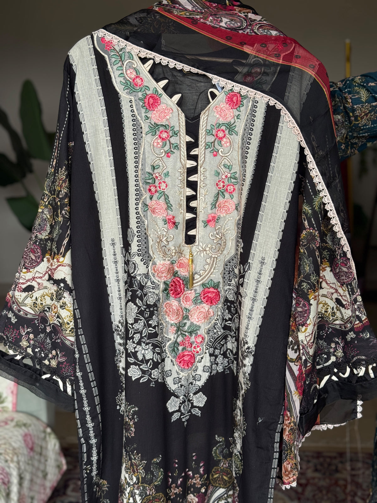 Hifi Stunner Pakistani Suit