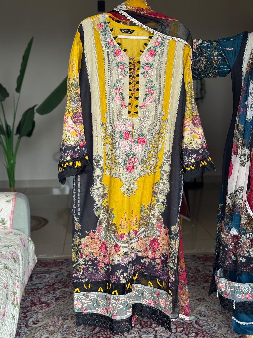Hifi Stunner Pakistani Suit