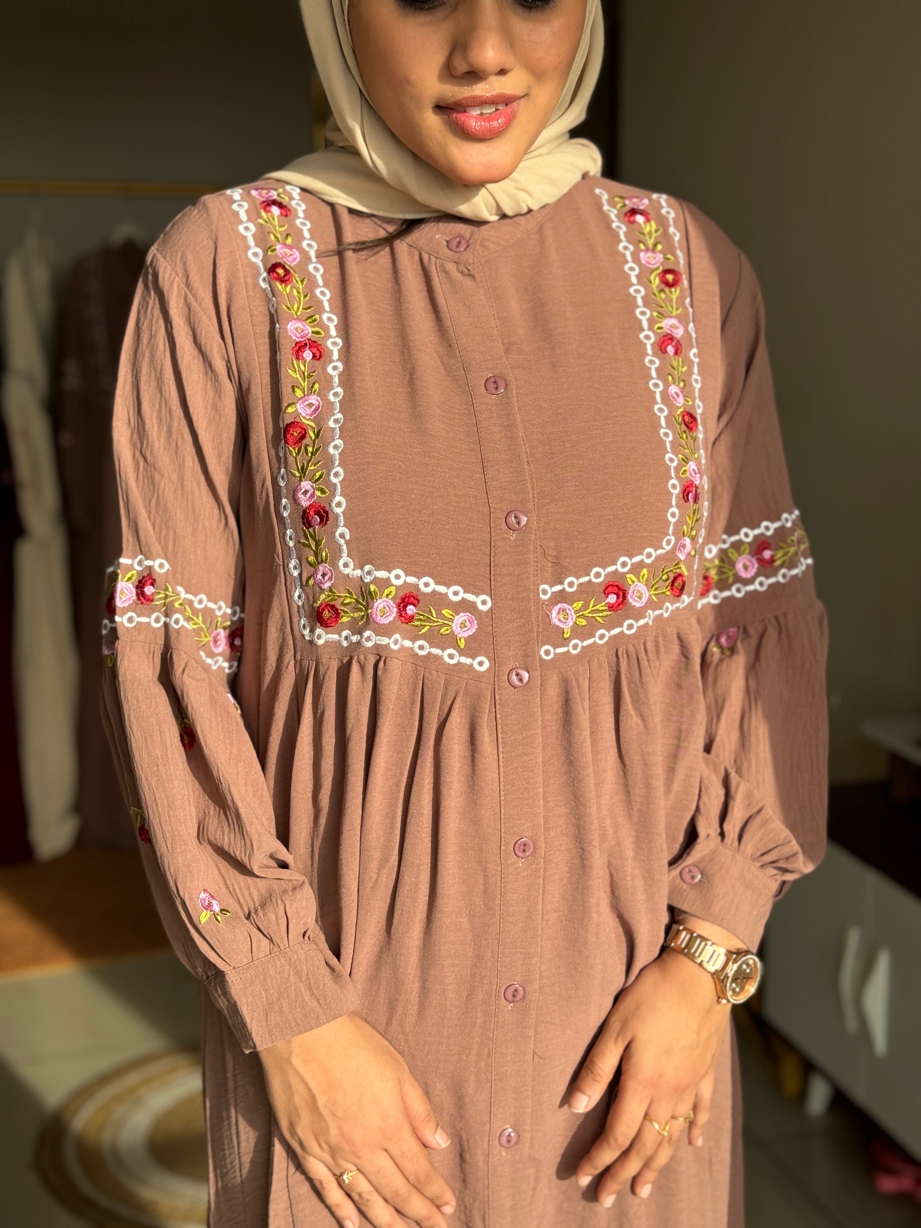 HIFI Kuthiravattam gown